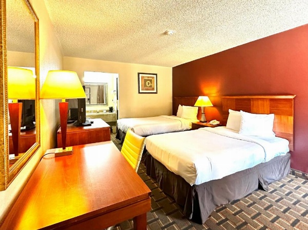 Econo Lodge image 4