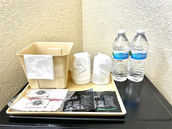 Econo Lodge image 12